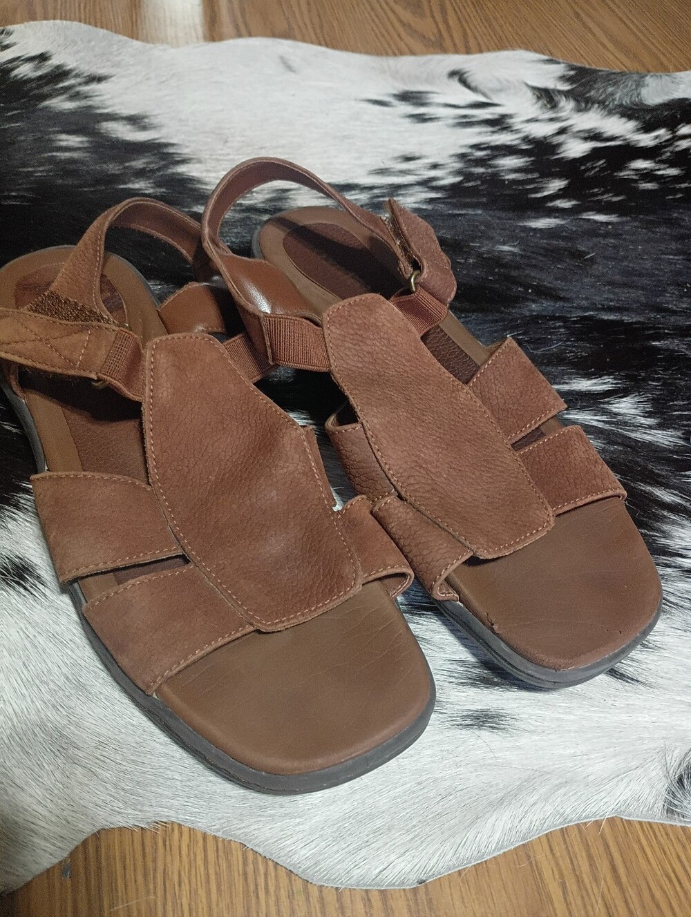 Women’s Azaleia Sz 9 Brown Strappy Comfort Sandals